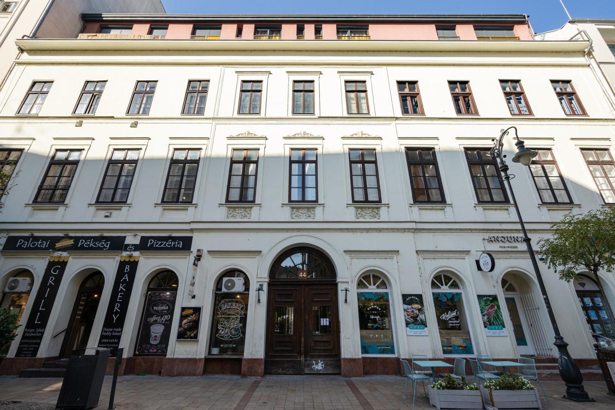 Kiraly 44 Luxury Apartment With Free Parking Budapest Eksteriør billede