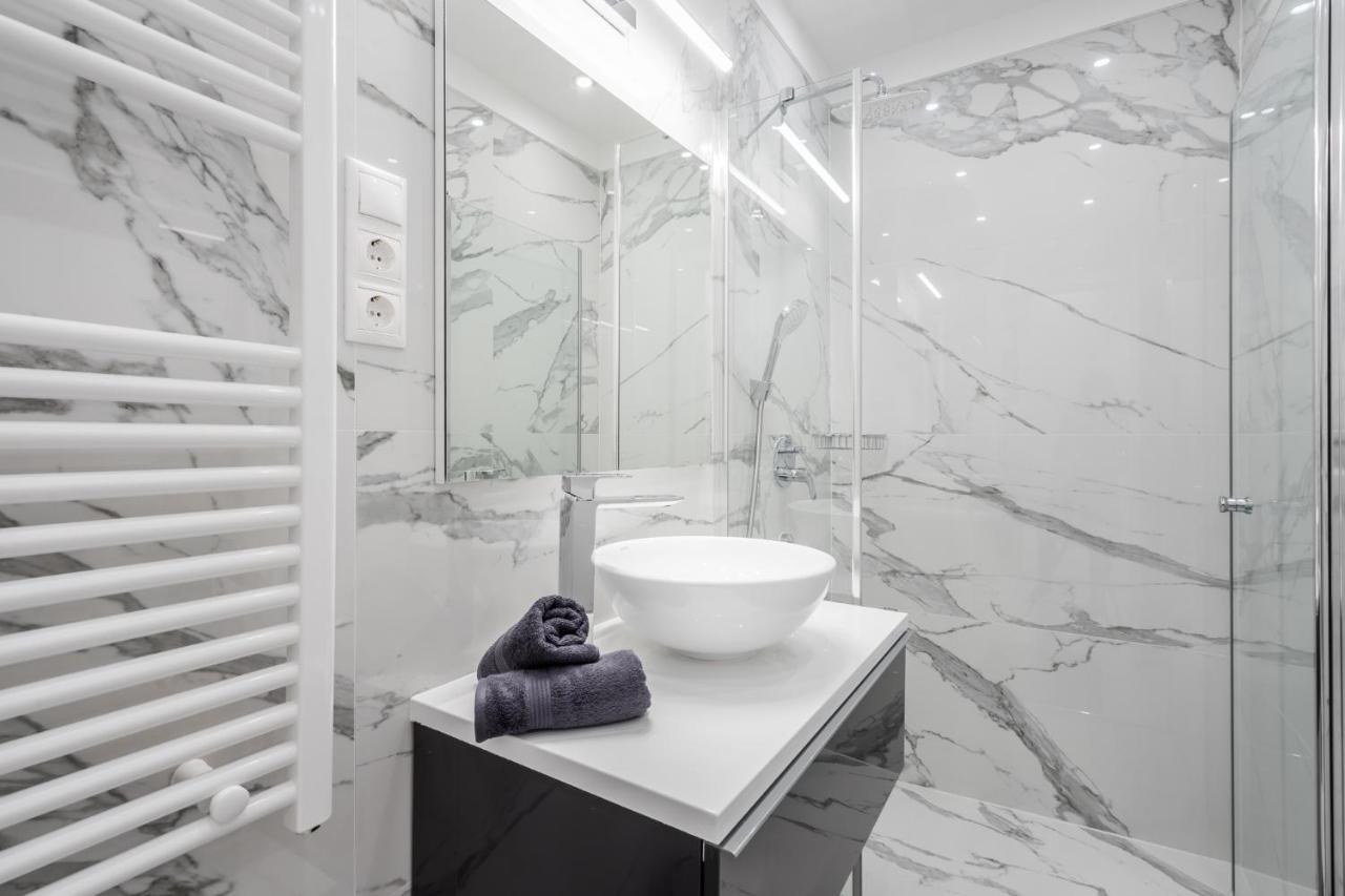 Kiraly 44 Luxury Apartment With Free Parking Budapest Eksteriør billede